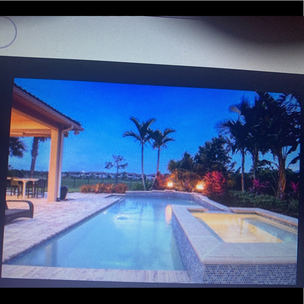 Meet your Posher, Denise